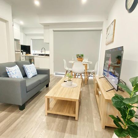 Villa Quiet Cozy Townhouse 6 Mins To Airport And Shoping Mail Melbourne Esterno foto