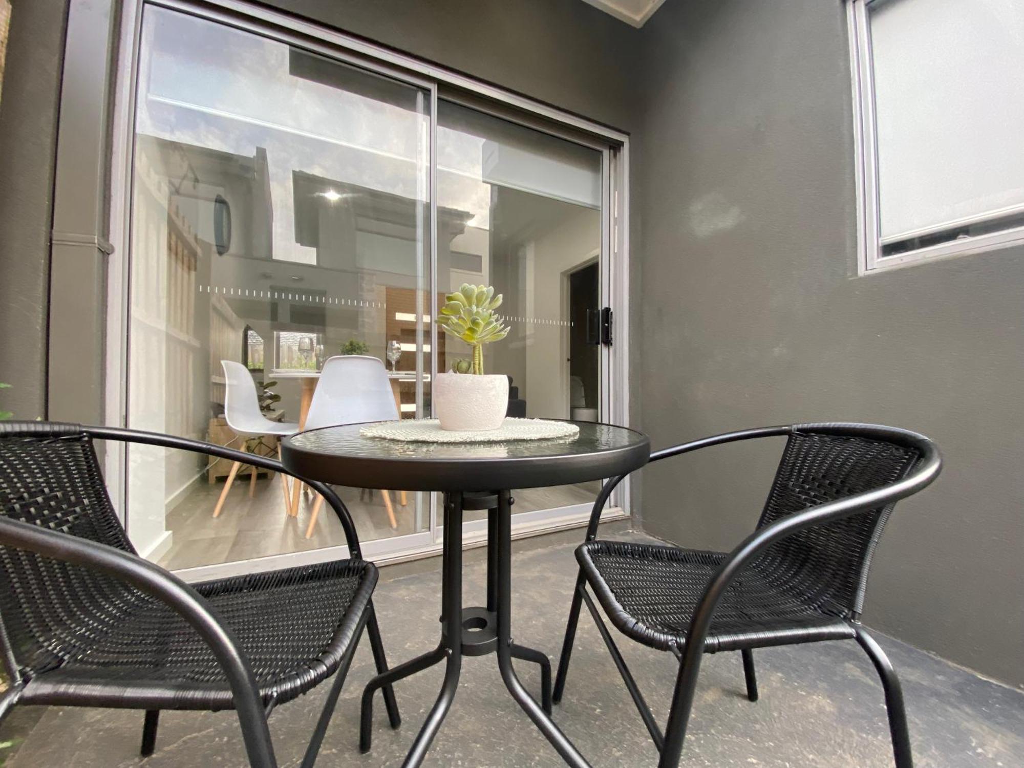 Villa Quiet Cozy Townhouse 6 Mins To Airport And Shoping Mail Melbourne Esterno foto